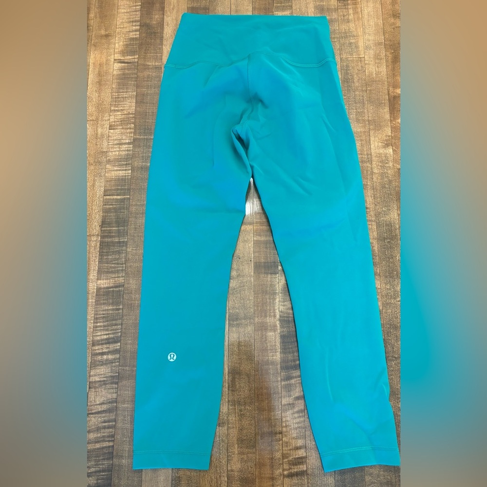 Lululemon Wunder Train High-Rise Crop 23" size 6